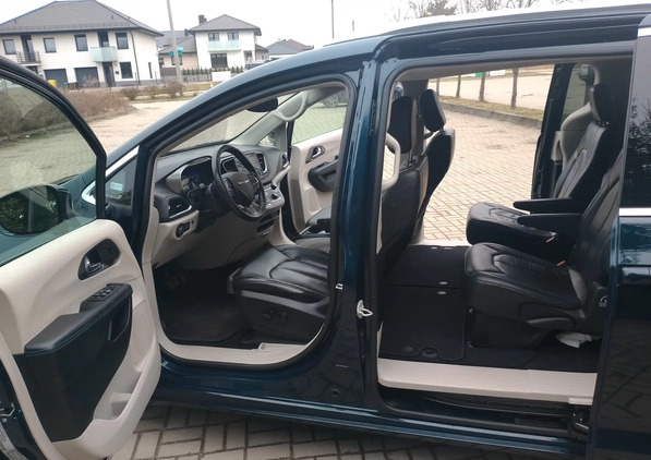 Chrysler Pacifica cena 139000 przebieg: 60327, rok produkcji 2021 z Białystok małe 667